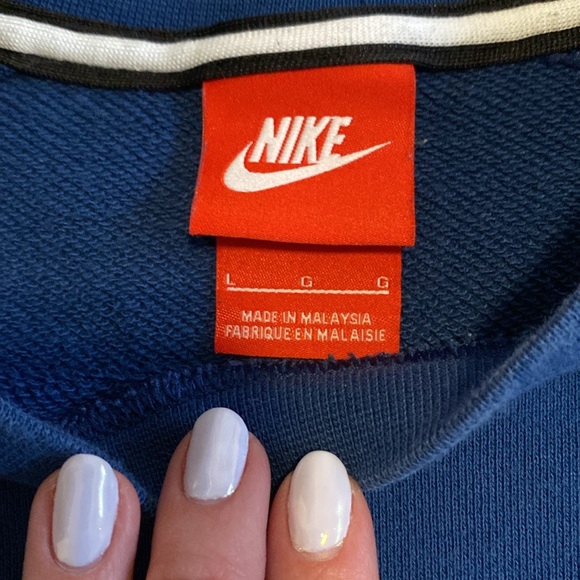 Nike Crew Neck - Picture 2 of 3